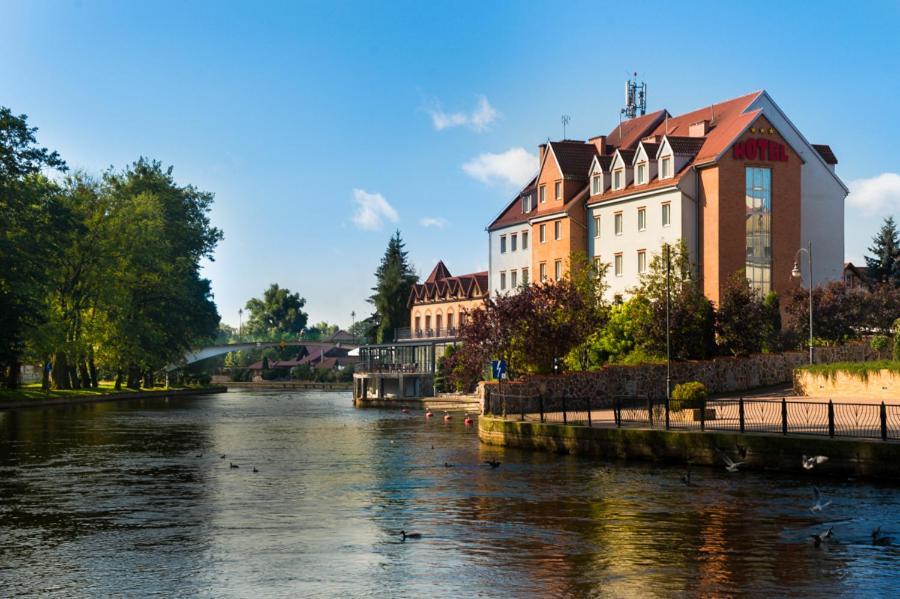 Hotel Nad Pisa Пиш Екстериор снимка