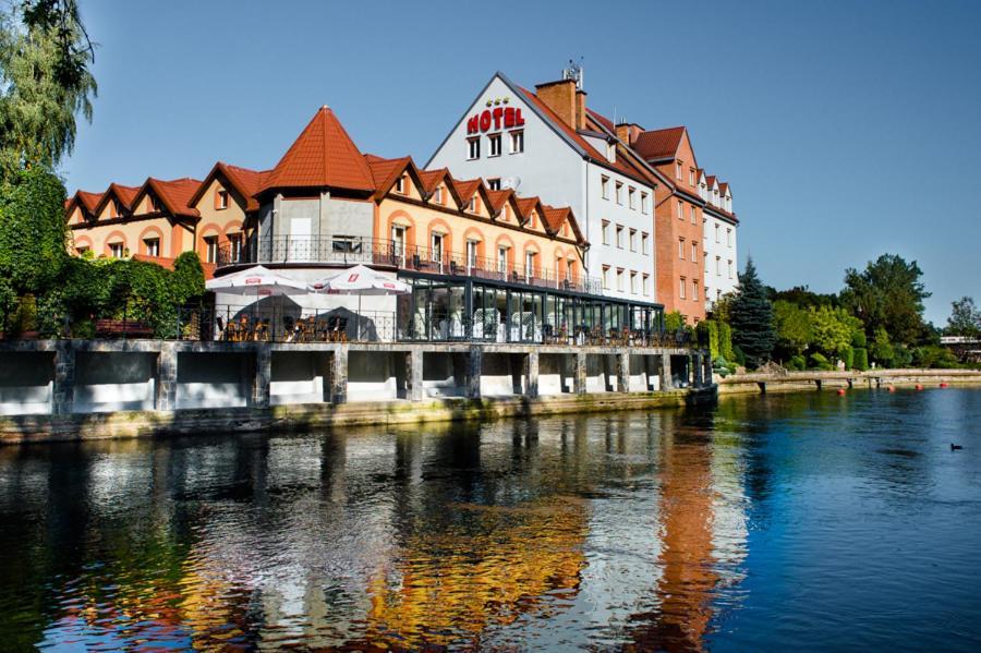 Hotel Nad Pisa Пиш Екстериор снимка