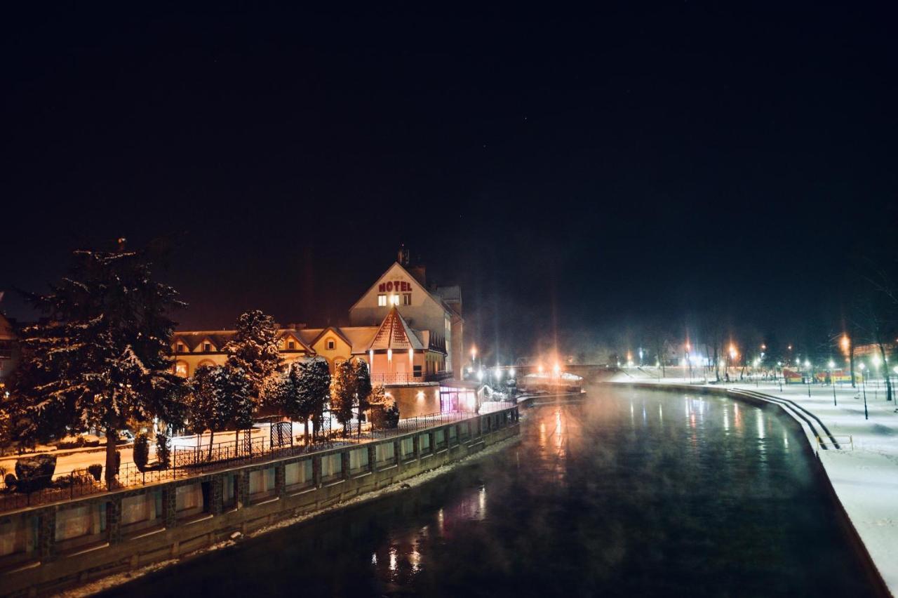 Hotel Nad Pisa Пиш Екстериор снимка