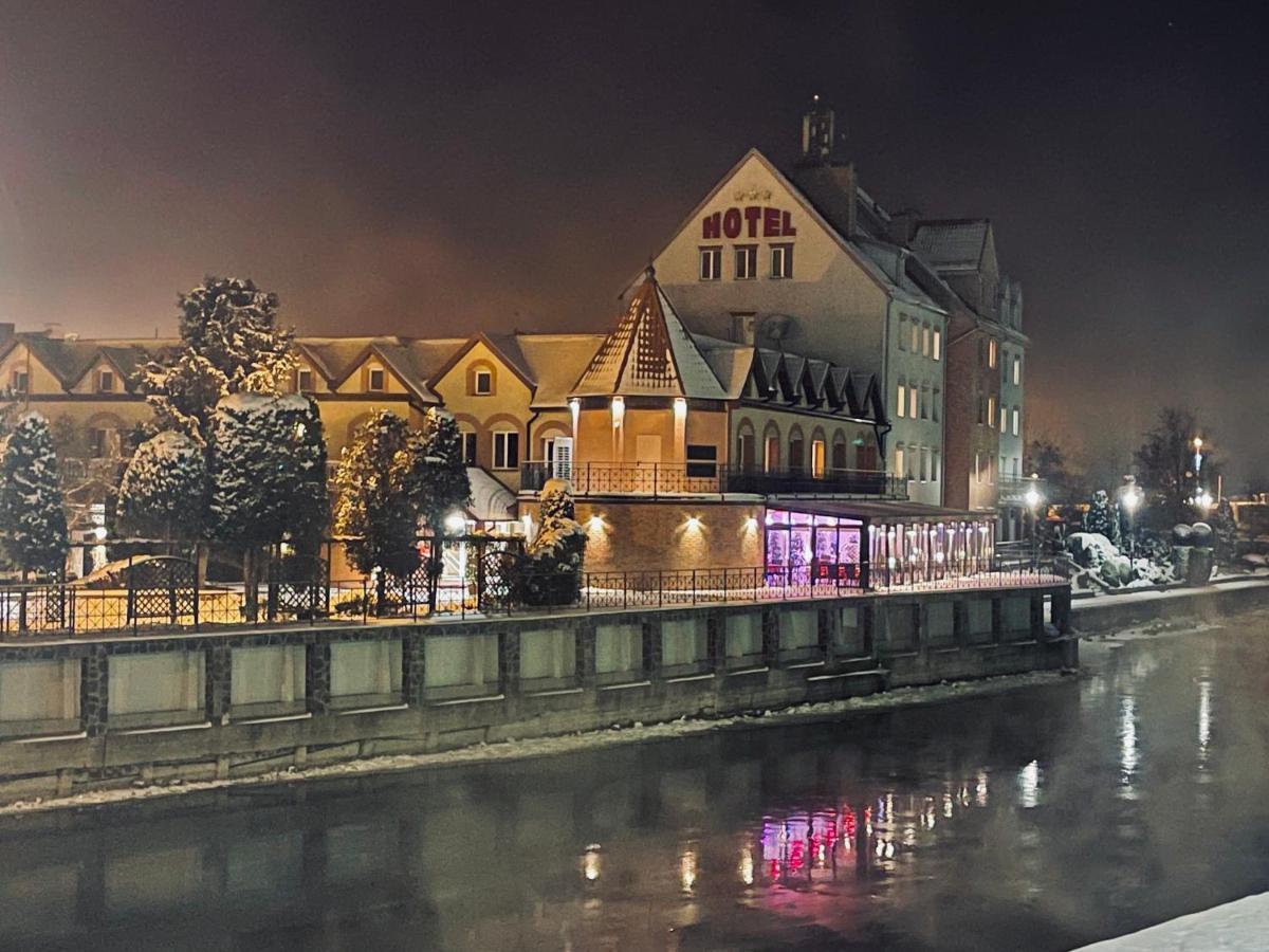 Hotel Nad Pisa Пиш Екстериор снимка