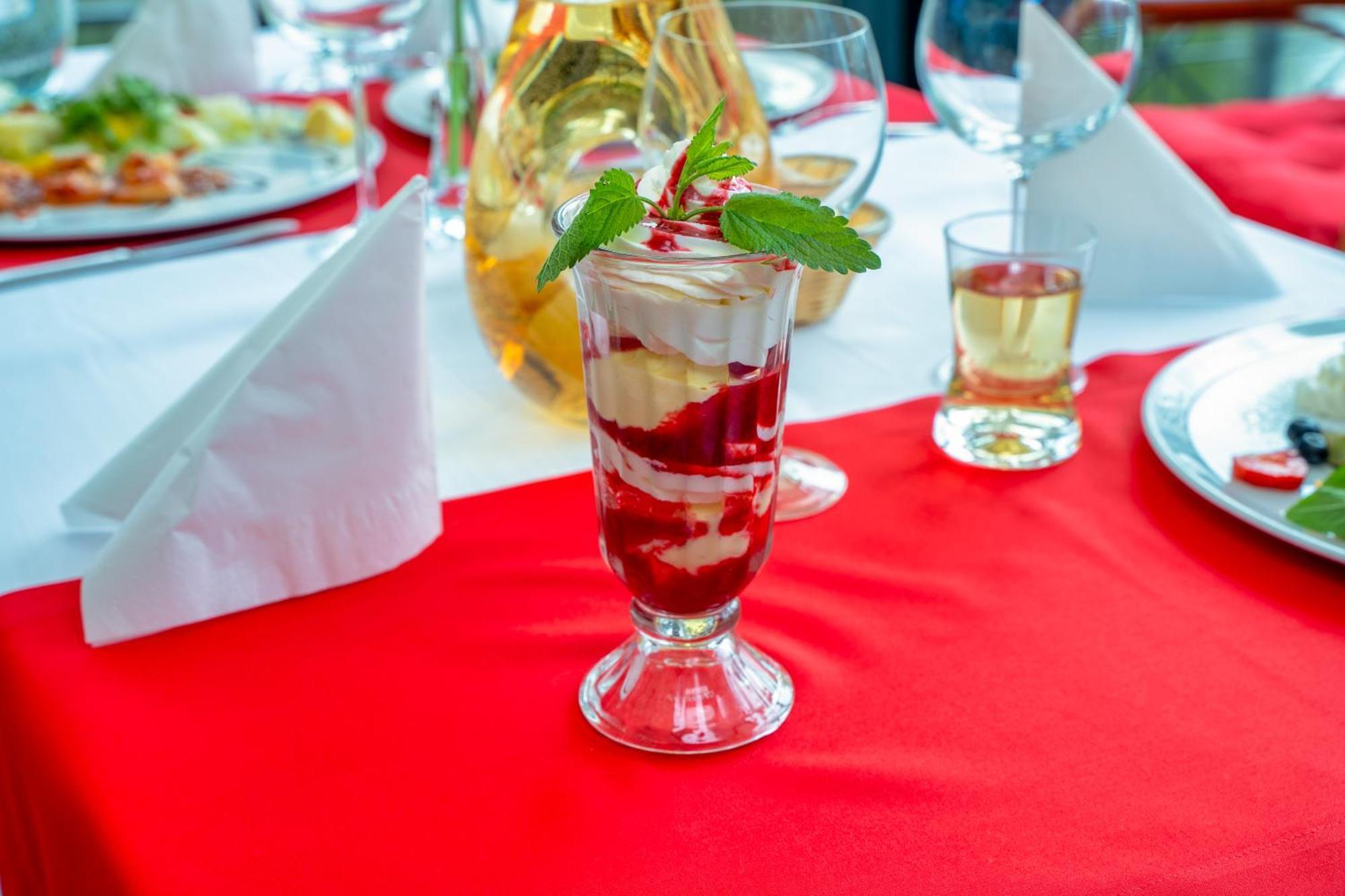 Hotel Nad Pisa Пиш Екстериор снимка