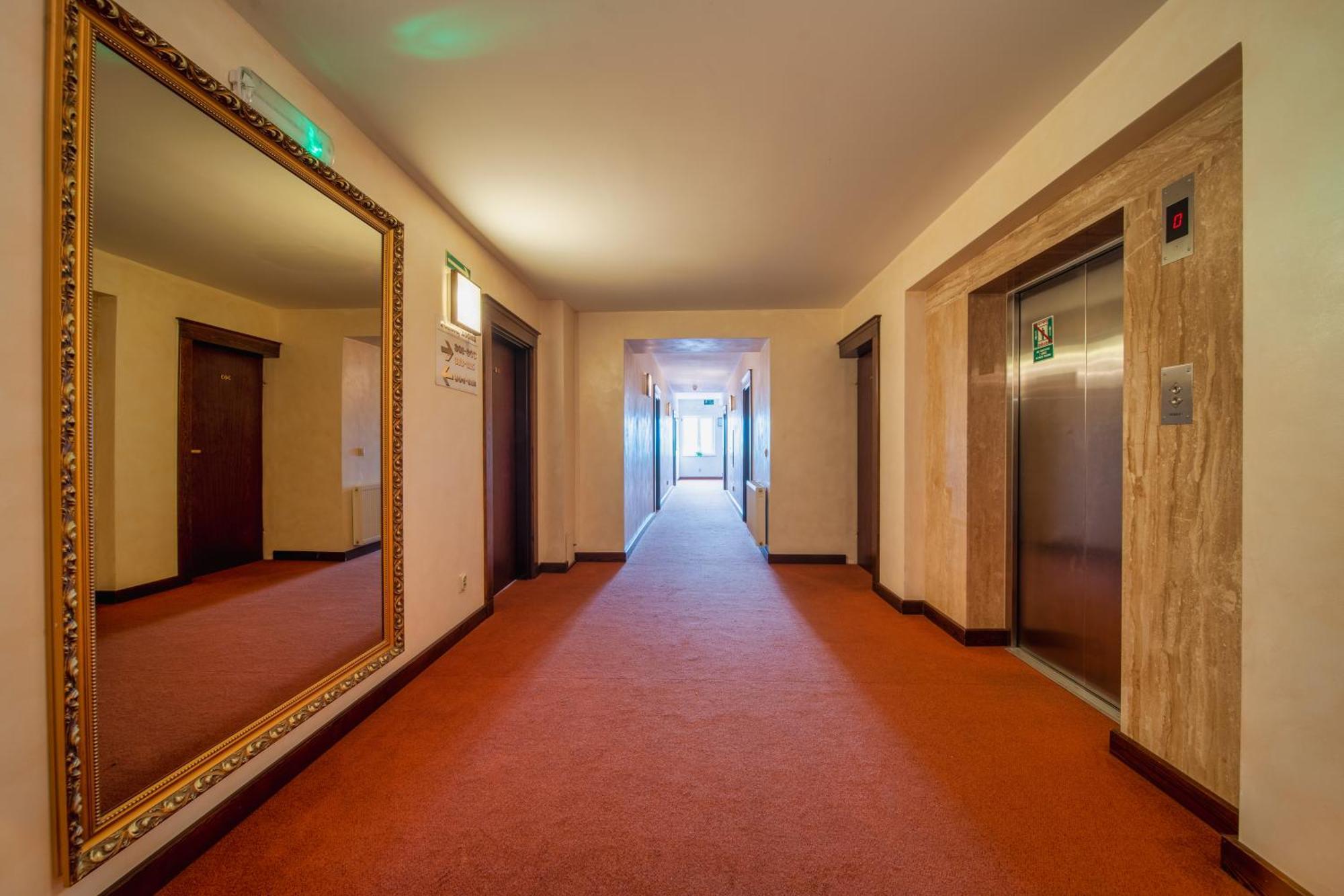 Hotel Nad Pisa Пиш Екстериор снимка