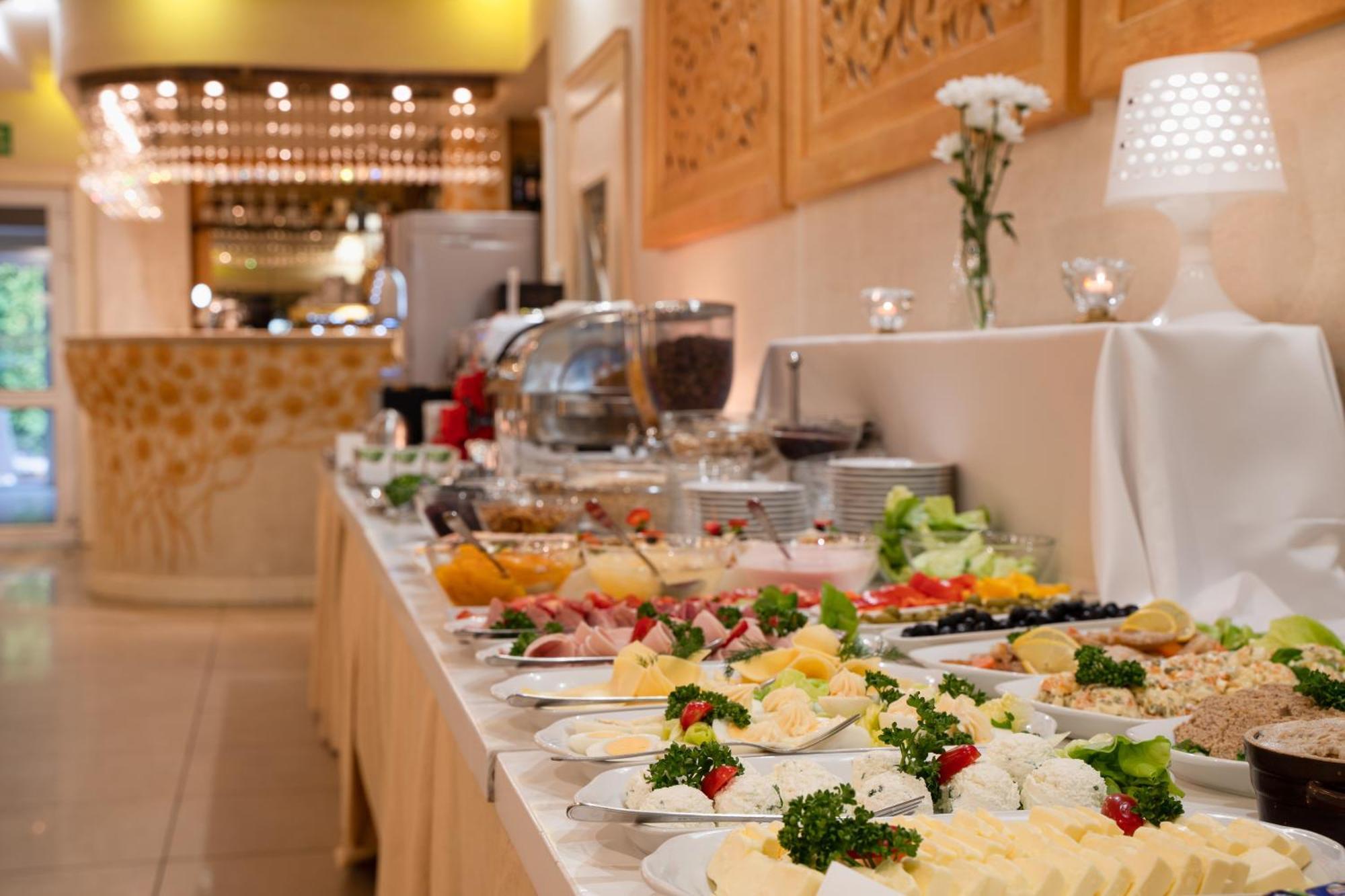 Hotel Nad Pisa Пиш Екстериор снимка