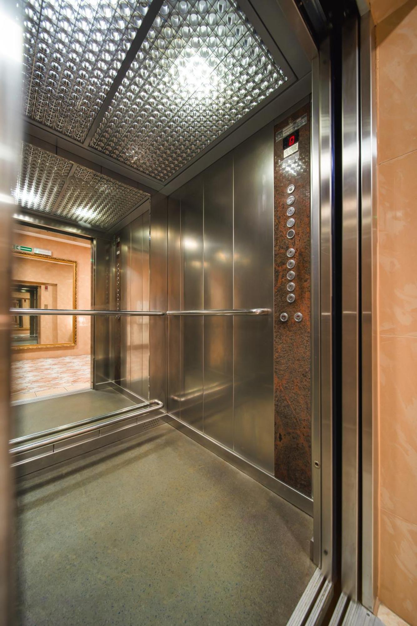 Hotel Nad Pisa Пиш Екстериор снимка