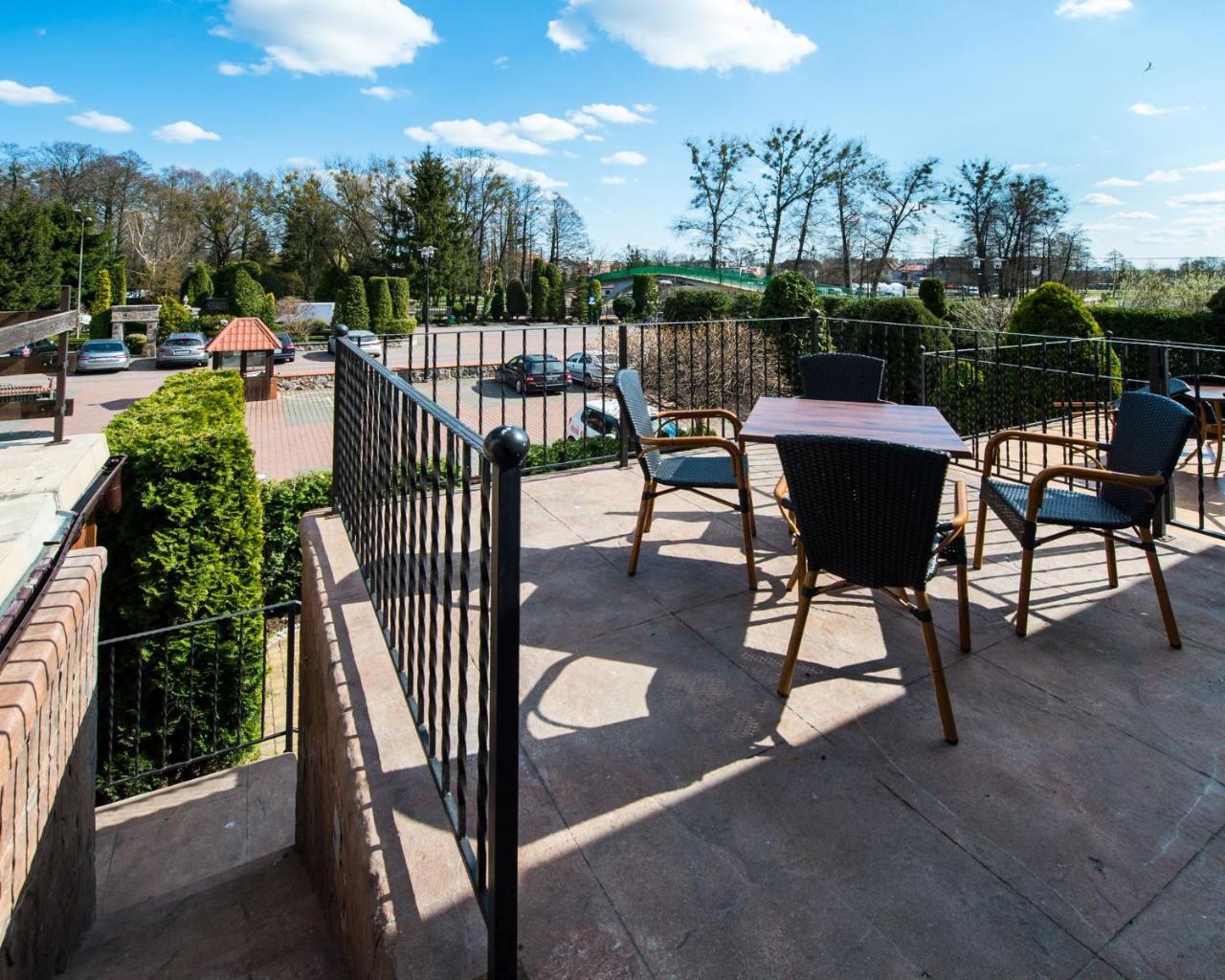 Hotel Nad Pisa Пиш Екстериор снимка