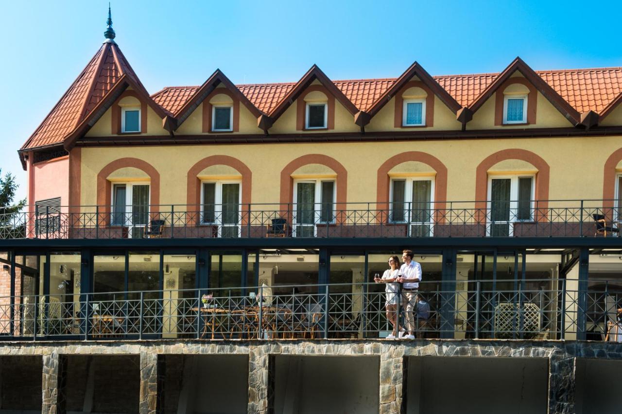 Hotel Nad Pisa Пиш Екстериор снимка