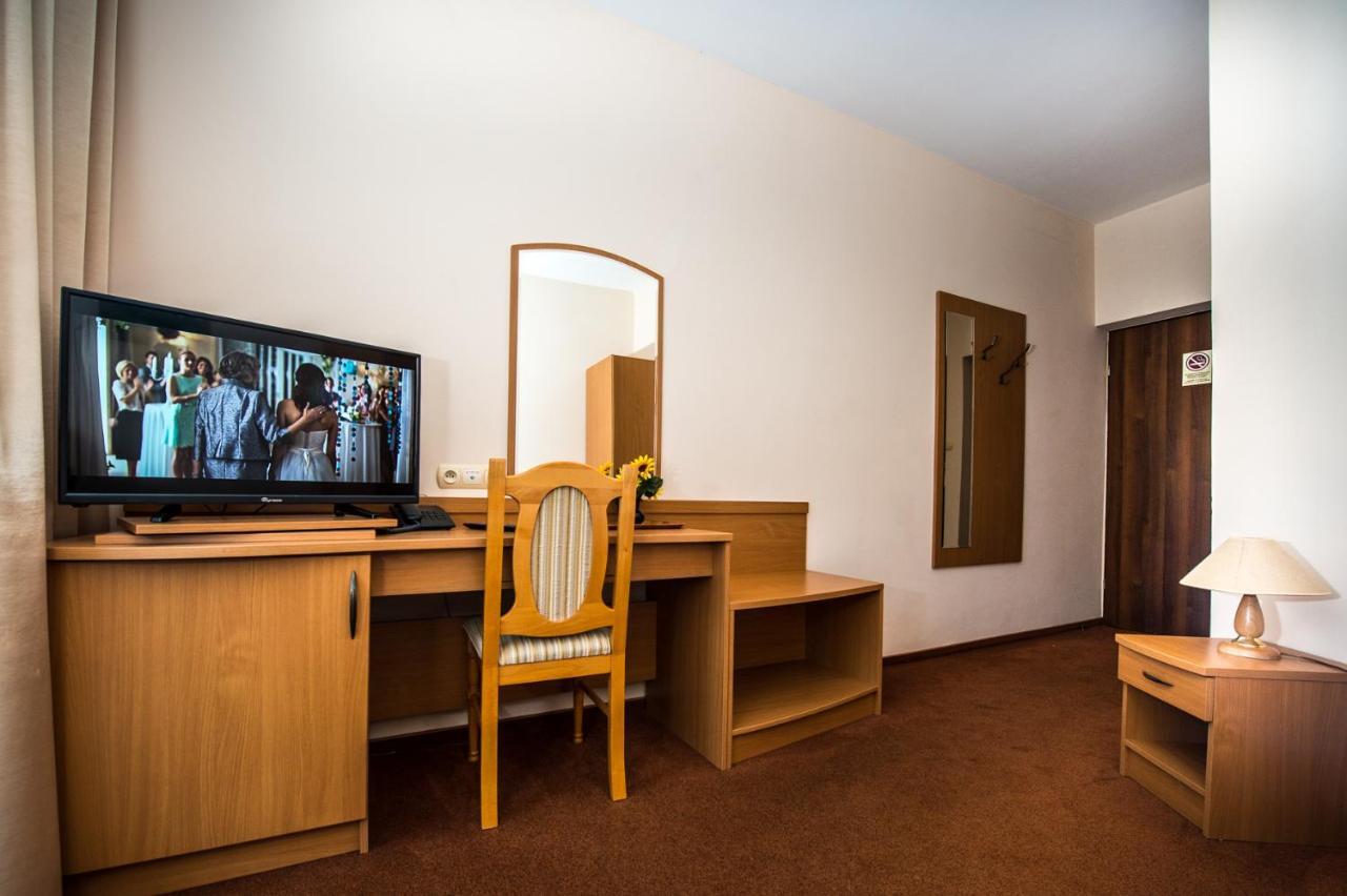 Hotel Nad Pisa Пиш Екстериор снимка